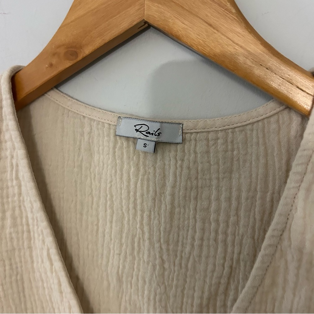 Rails Miley Linen V-Neck Top in Flax Beige - Picture 3 of 5